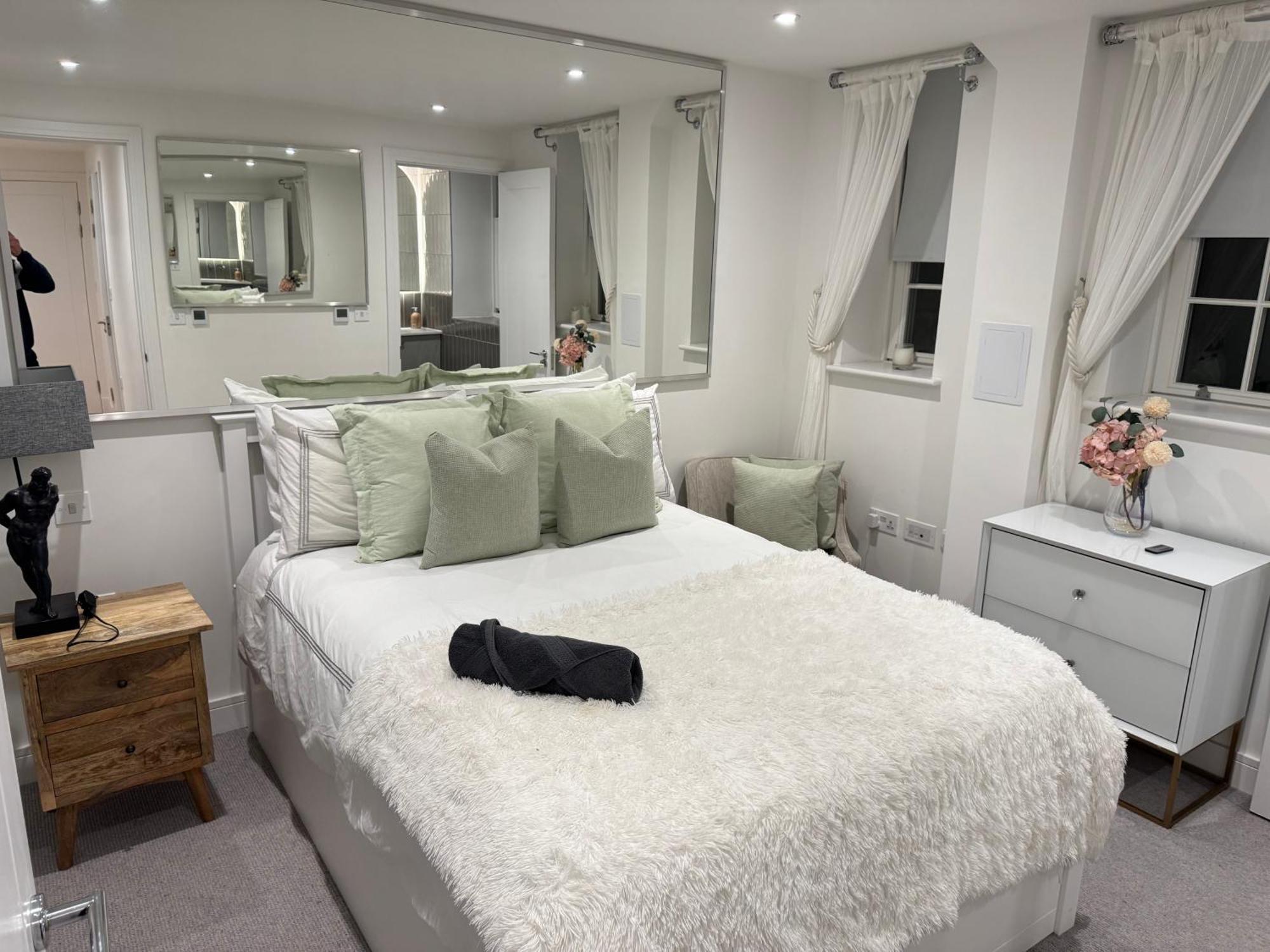 High Luxury Flat For 6 People Close To Earl'S Court Zone 1 Apartment London Exterior photo