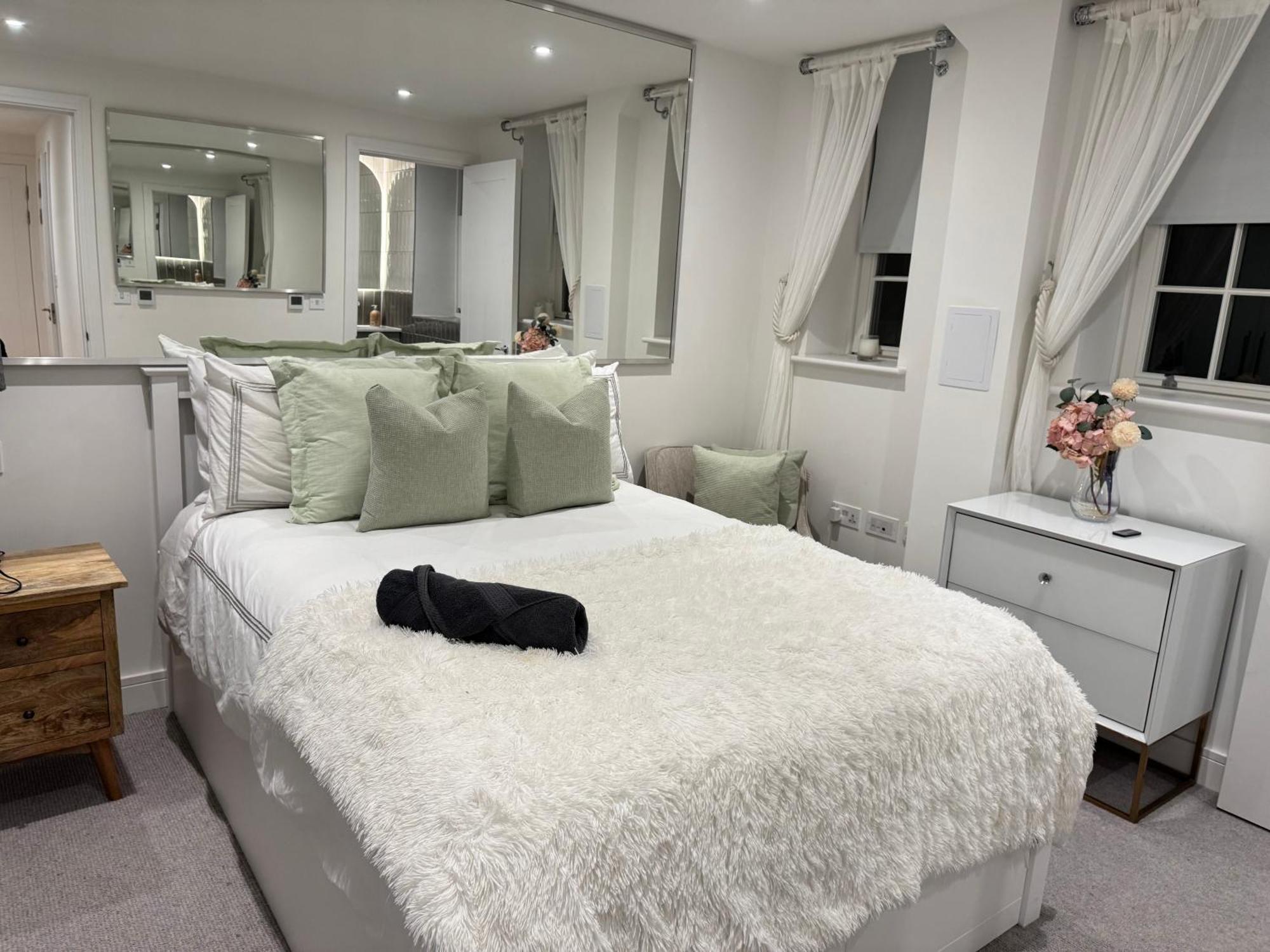 High Luxury Flat For 6 People Close To Earl'S Court Zone 1 Apartment London Exterior photo